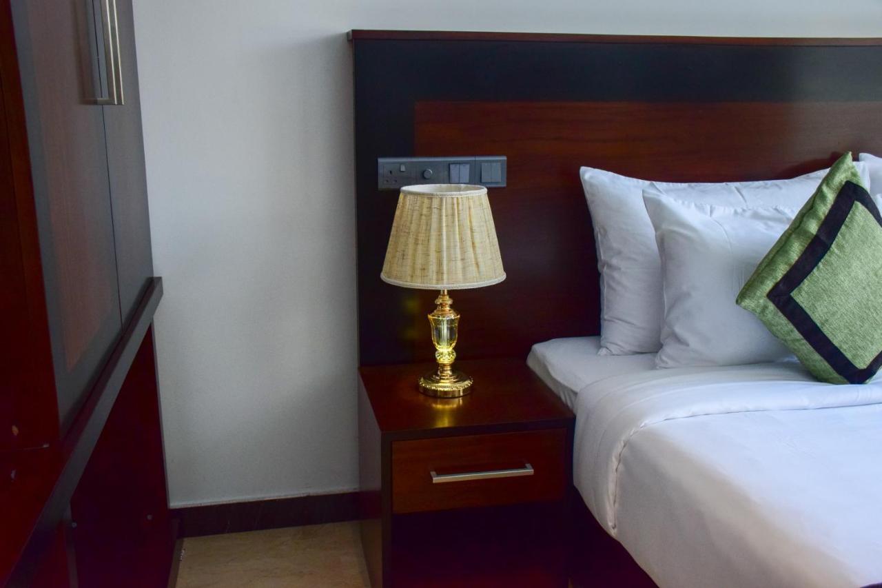 Ruvisha Beach Hotel Негомбо Екстер'єр фото