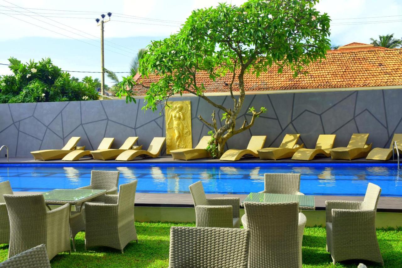 Ruvisha Beach Hotel Негомбо Екстер'єр фото