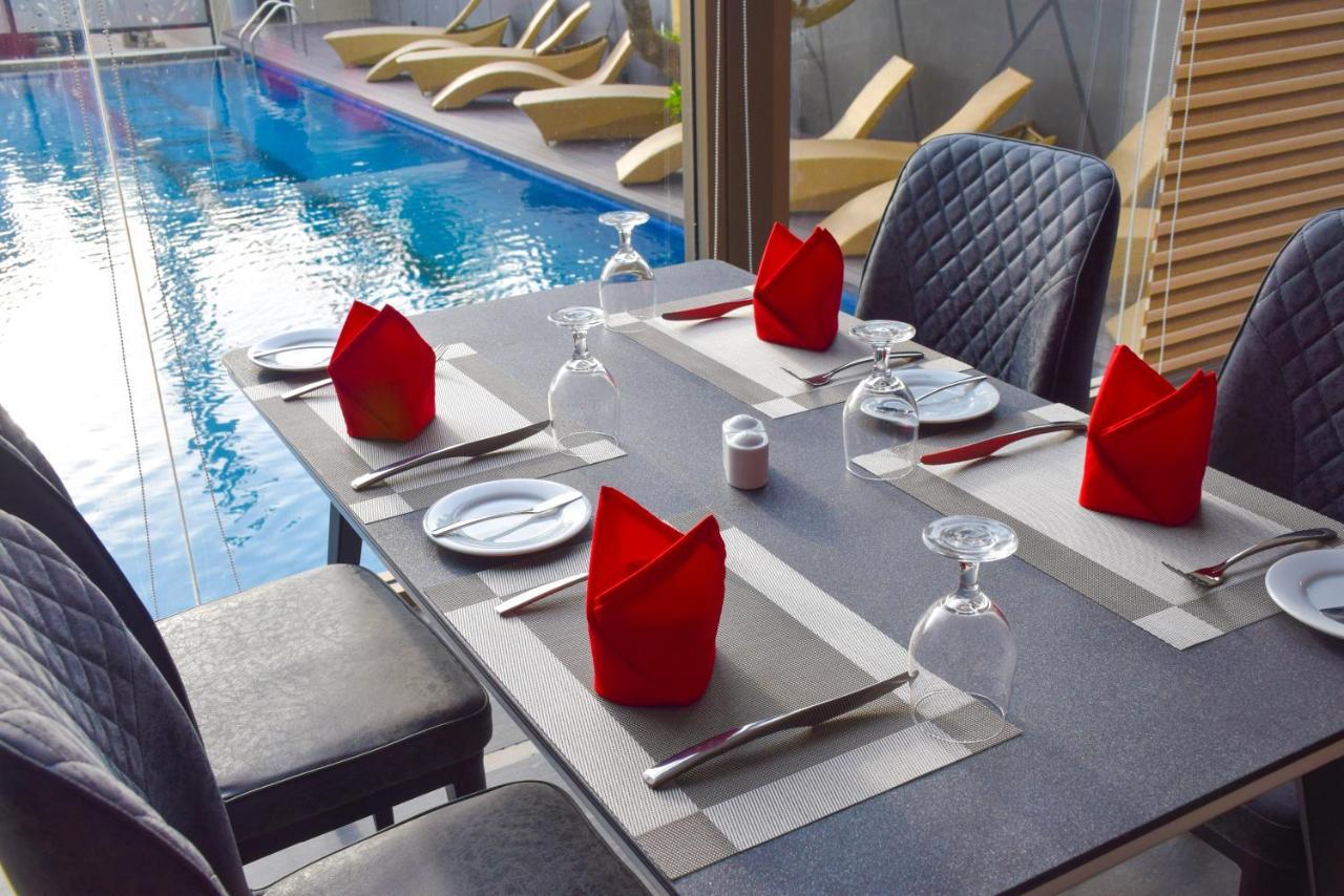 Ruvisha Beach Hotel Негомбо Екстер'єр фото
