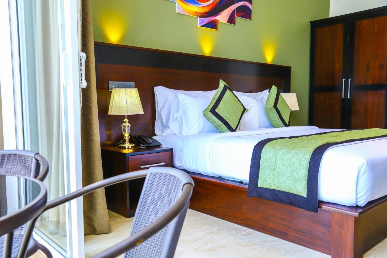 Ruvisha Beach Hotel Негомбо Екстер'єр фото